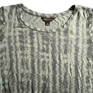 Rock & Republic womens size medium blue/gray short sleeve shirt, gathered bottom